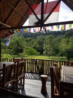 Batu Kapal Guest House & Jungle trekking